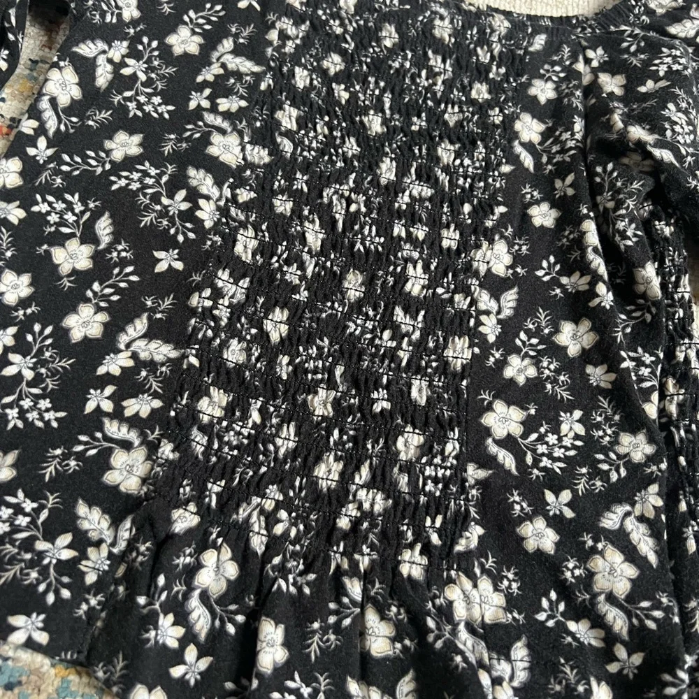Girl Old Navy Black and White Floral Blouse